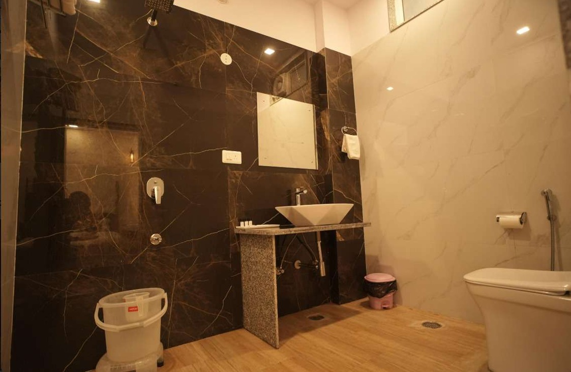 Hotel Ananta Palace