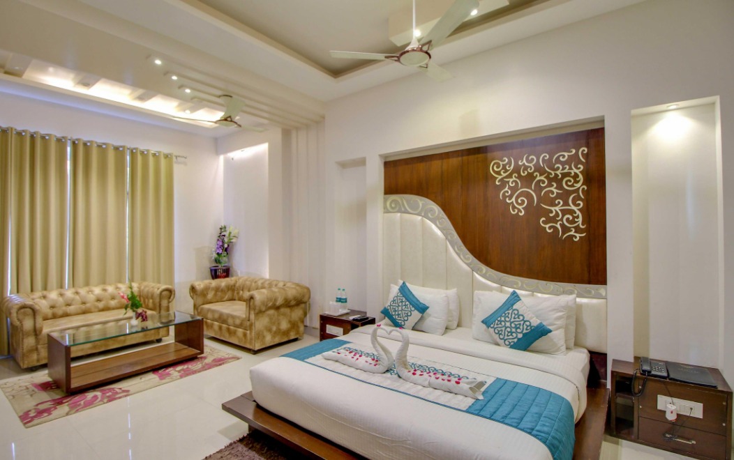 Maulik Mansion Resort