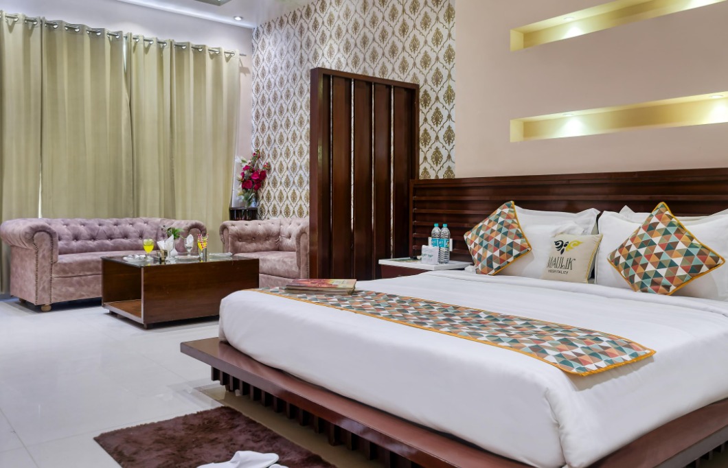 Maulik Mansion Resort